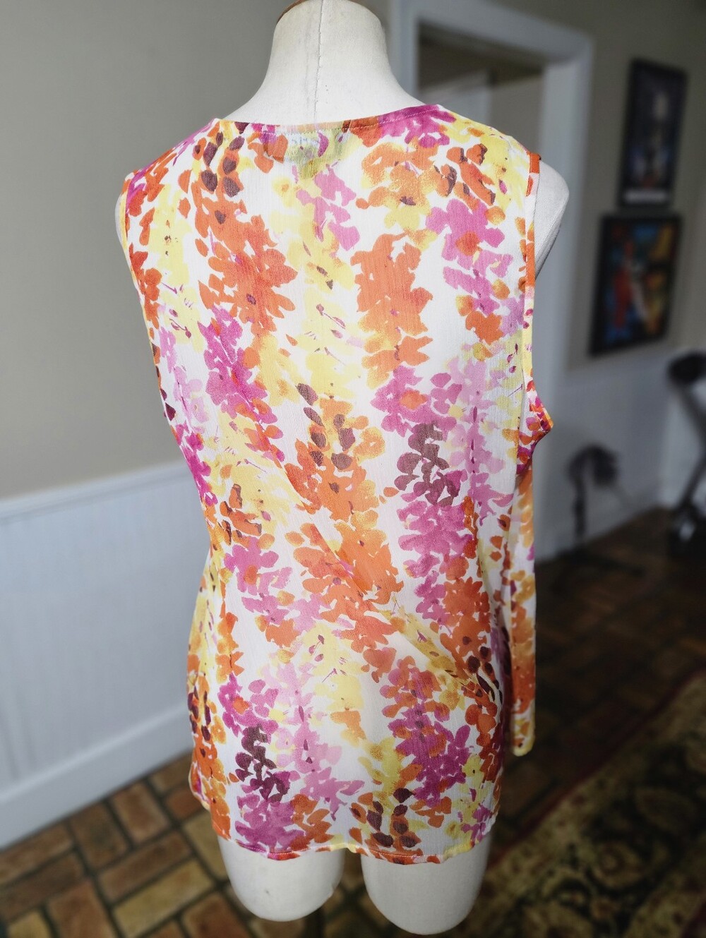 Eric Colorful Ruffle Top Large - Picture 3 of 4